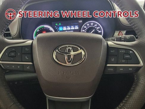 Used 2021 Toyota Sienna Platinum w/ Protection Package (TMS) FWD image 19