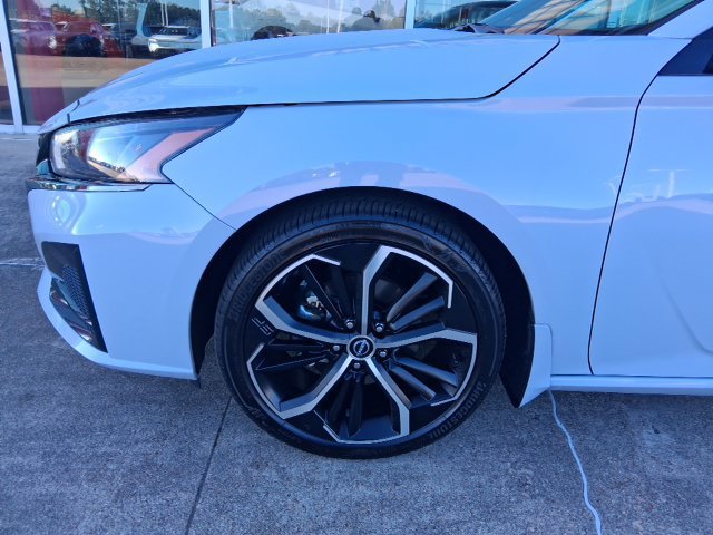 Certified 2025 Nissan Altima 2.5 SR FWD image 5