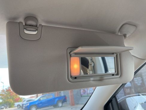 Used 2017 Nissan Murano SV image 82