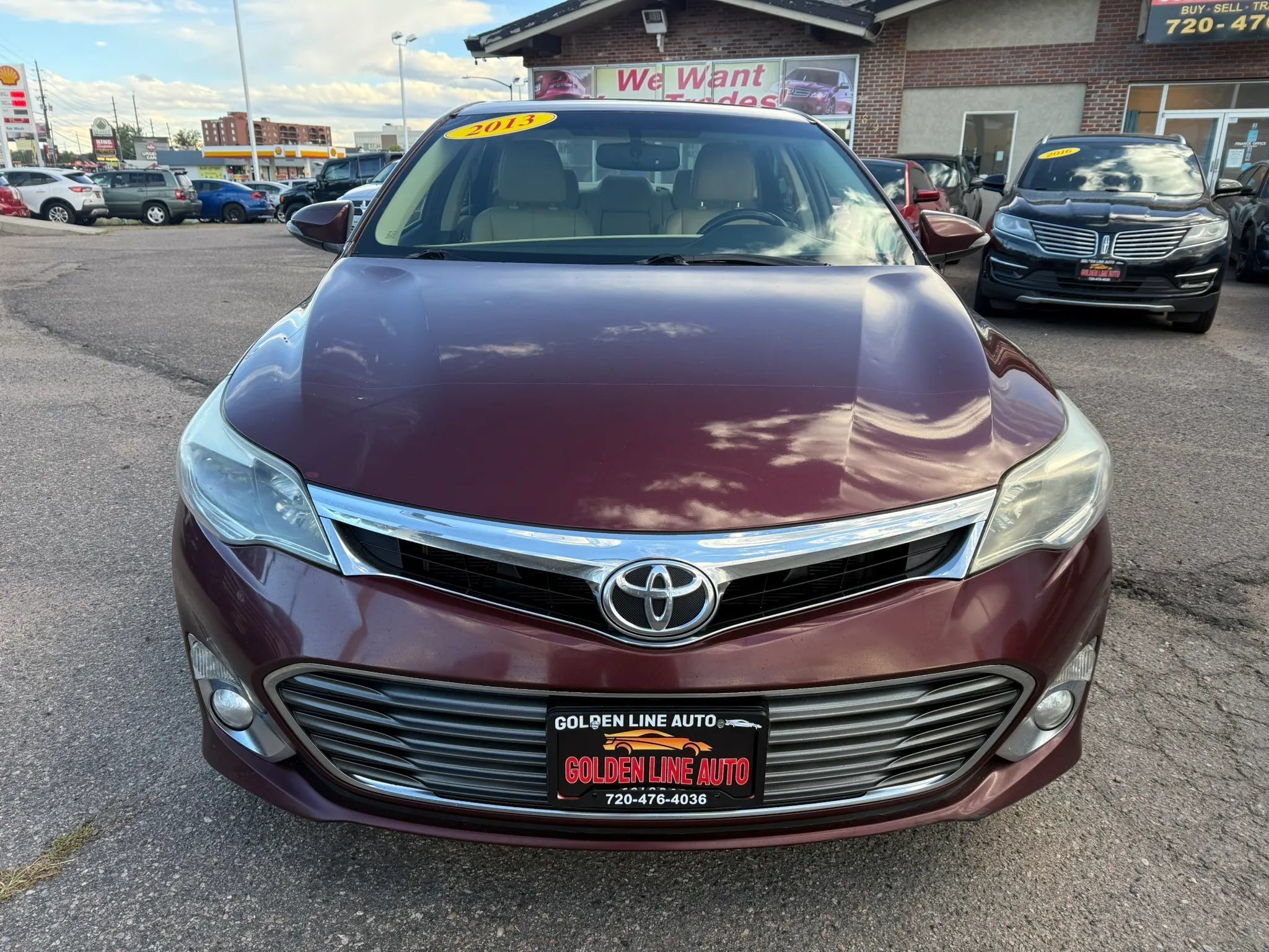 Used 2013 Toyota Avalon XLE Touring FWD image 3