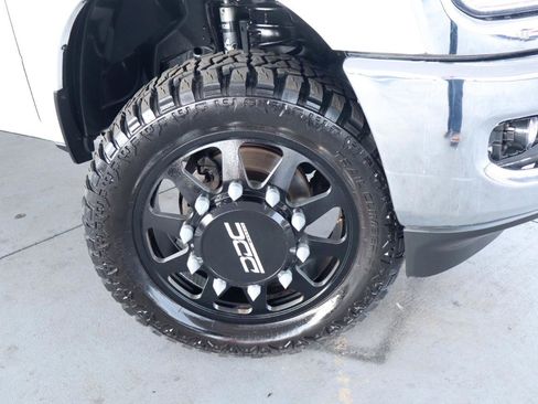Used 2021 RAM 3500 Tradesman w/ Chrome Appearance Group AWD/4WD image 3