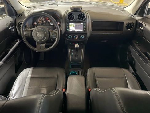 Used 2017 Jeep Patriot High Altitude AWD/4WD image 8