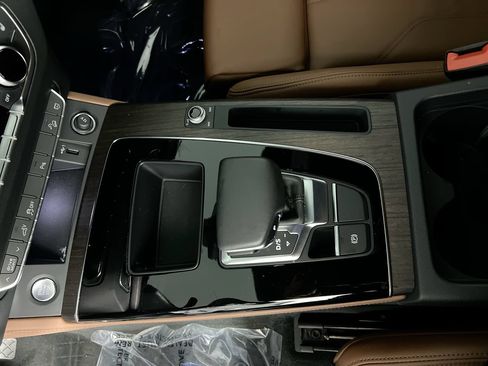 Used 2025 Audi Q5 e Premium Plus w/ Premium Plus Package AWD/4WD image 18