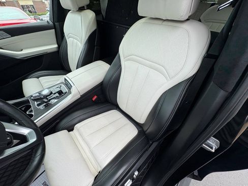 Used 2019 BMW X7 xDrive40i w/ Luxury Seating Package AWD/4WD image 17