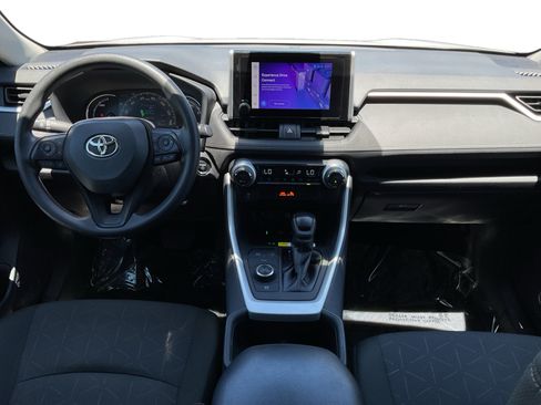 Used 2024 Toyota RAV4 XLE AWD/4WD image 10