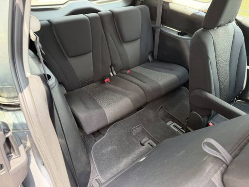 Used 2012 MAZDA MAZDA5 Touring w/ Moonroof & Audio Pkg FWD image 16