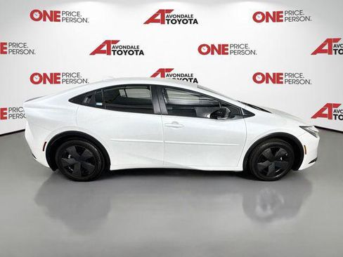 Certified 2025 Toyota Prius LE FWD image 9