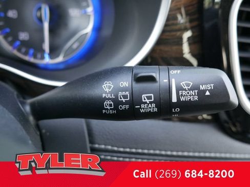 Used 2022 Chrysler Pacifica Limited AWD/4WD image 26