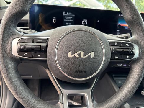 Used 2025 Kia K5 LXS FWD image 28