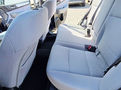 Used 2019 Subaru Outback 2.5i Premium image 10