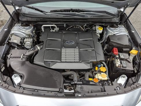 Used 2019 Subaru Outback 3.6R Limited AWD/4WD image 45