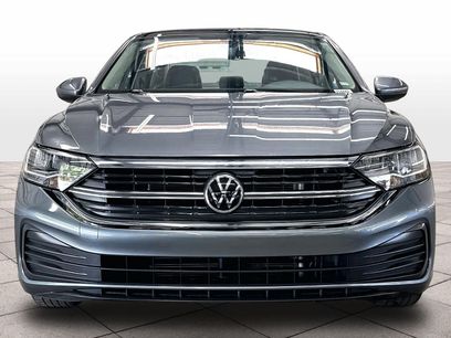 Used 2023 Volkswagen Jetta SE w/ Panoramic Sunroof Package