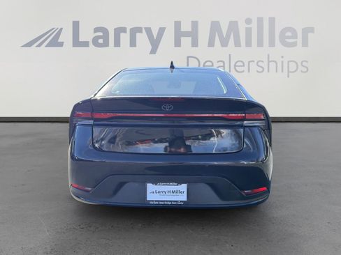 Used 2023 Toyota Prius LE image 7