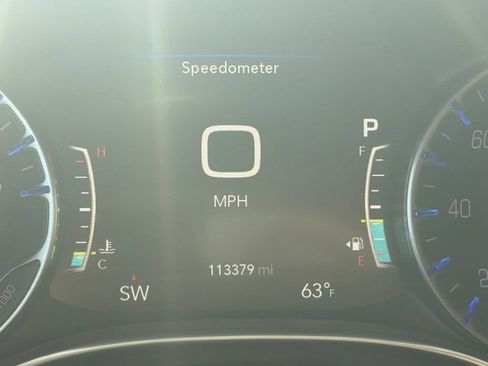 Used 2018 Chrysler Pacifica Touring-L Plus FWD image 12