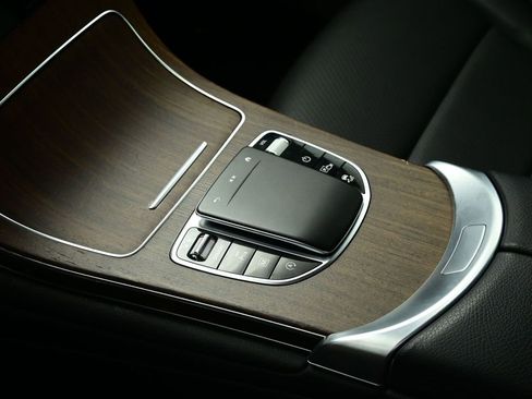 Used 2022 Mercedes-Benz GLC 300 4MATIC image 21