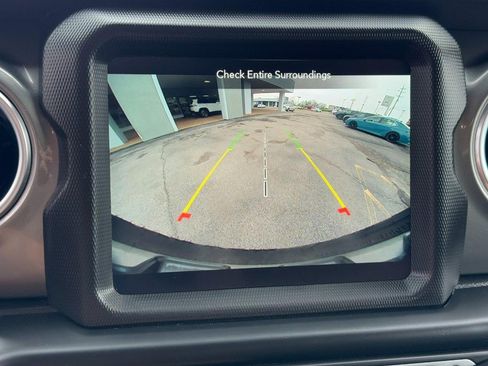 Used 2021 Jeep Wrangler Unlimited Sahara w/ Uconnect 4C Nav & Sound Group image 21