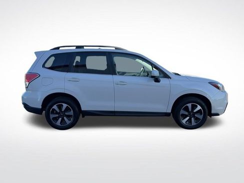 Used 2017 Subaru Forester 2.5i Limited AWD/4WD image 8