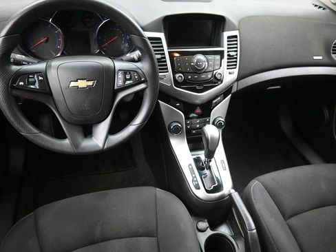 Used 2015 Chevrolet Cruze LT w/ RS Package image 10