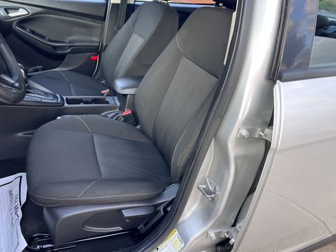 Used 2018 Ford Focus SE image 19