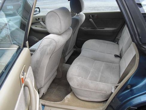 Used 1993 Subaru Legacy LS image 10