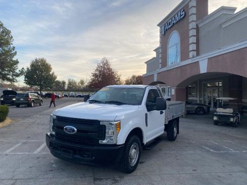 Used 2017 Ford F250 XL image 1