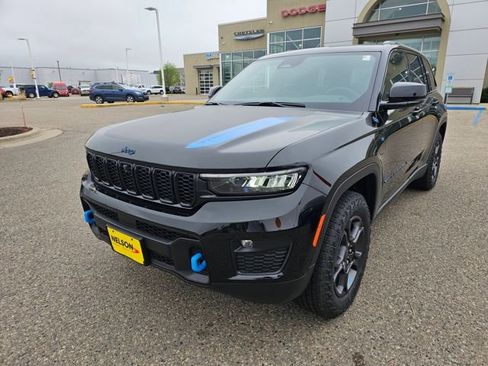 New 2025 Jeep Grand Cherokee Trailhawk image 2