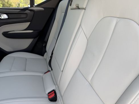 New 2026 Volvo XC40 B5 Ultra w/ Protection Package image 15