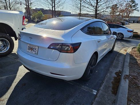 Used 2020 Tesla Model 3 Standard Range Plus image 7