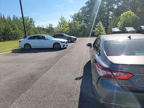 Used 2020 Toyota Camry SE image 7