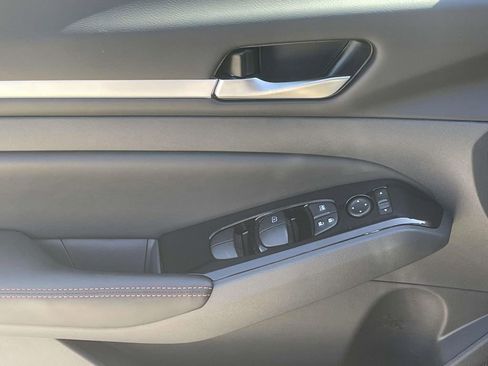 New 2025 Nissan Altima 2.5 SR image 17