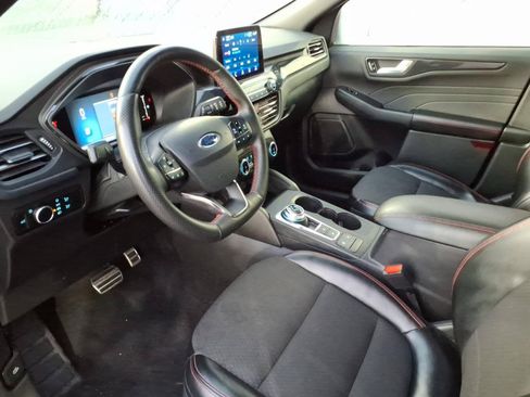 Certified 2024 Ford Escape ST-Line AWD/4WD image 10