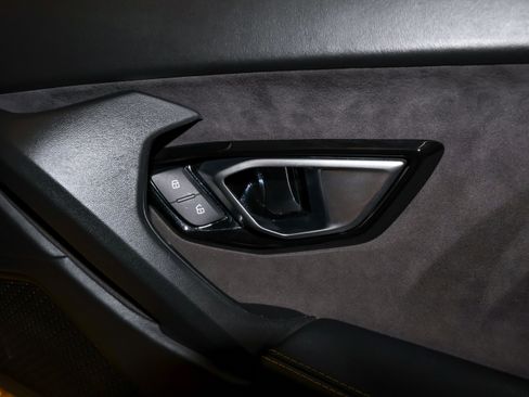 Used 2017 Lamborghini Huracan LP 610-4 AWD/4WD image 56