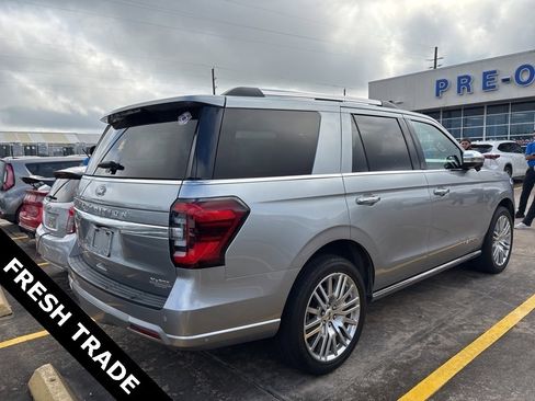 Used 2024 Ford Expedition Platinum image 7