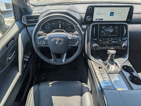 Certified 2025 Lexus LX 600 4WD w/ Appearance Package image 19