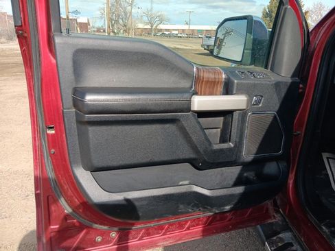 Used 2017 Ford F150 Lariat image 9