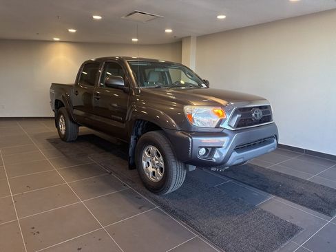 Used 2014 Toyota Tacoma PreRunner image 3