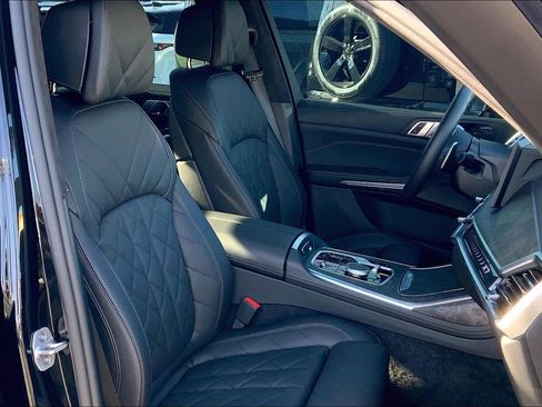 Used 2026 BMW X7 xDrive40i w/ M Sport Package image 7