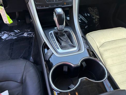 Used 2015 Ford Fusion Energi SE FWD image 12