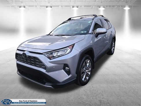 Used 2020 Toyota RAV4 Limited image 8