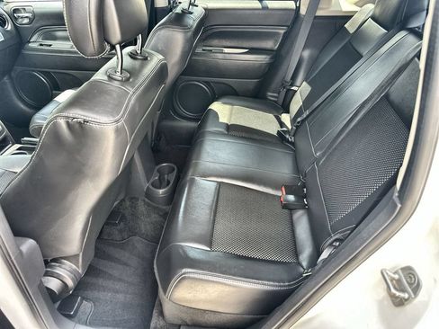 Used 2014 Jeep Compass Latitude FWD image 16