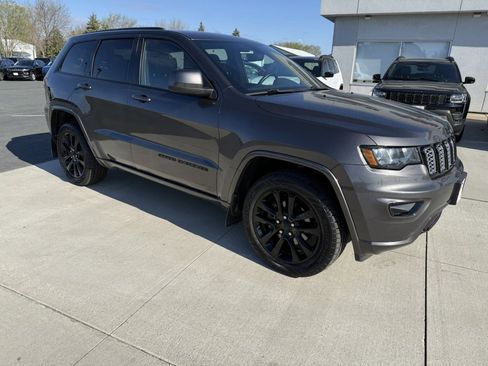 Used 2020 Jeep Grand Cherokee Altitude AWD/4WD image 1