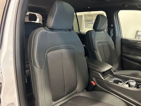 New 2026 Jeep Grand Cherokee L Laredo image 35