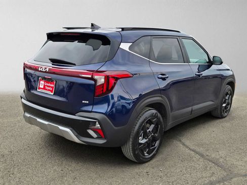 Used 2026 Kia Seltos EX w/ EX Sunroof Package AWD/4WD image 3