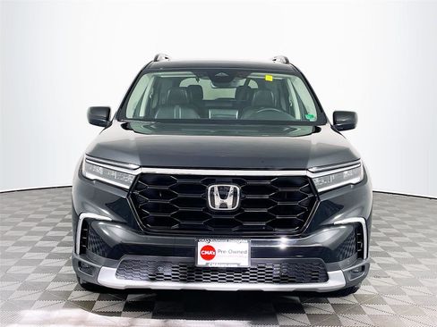 Certified 2025 Honda Pilot Touring image 2