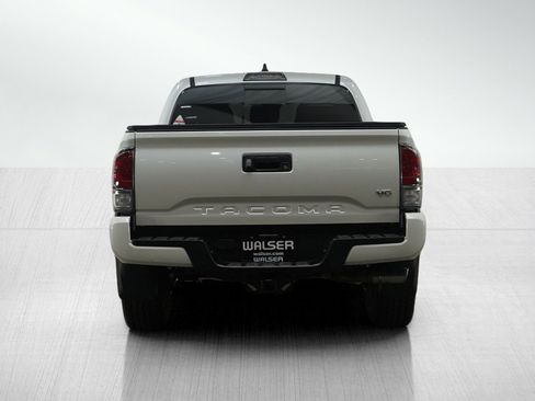 Used 2022 Toyota Tacoma TRD Sport image 4