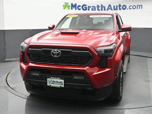 Used 2025 Toyota Tacoma TRD Sport AWD/4WD image 21