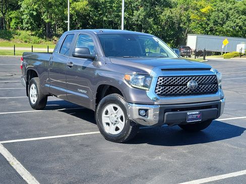 Used 2018 Toyota Tundra SR5 RWD image 1