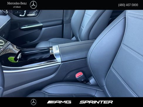 Used 2025 Mercedes-Benz GLC 300 image 14