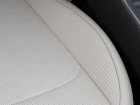 Certified 2026 Kia Sorento S w/ S Panoramic Sunroof Package FWD image 24