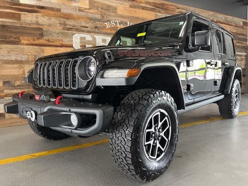Used 2026 Jeep Wrangler Unlimited Rubicon AWD/4WD image 14